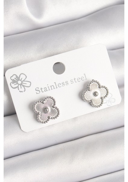 Pirinç Gümüş Renk İşlemeli Yonca Model Kadın Küpe - TJ-BKP10358