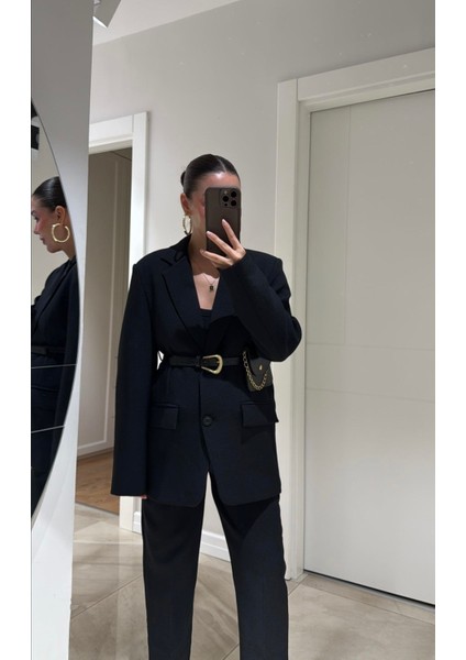 Hafif Vatkalı Çantalı Tasarım Kemer Detay Cep Görünüm Orta Boy Muadil Premium Kalite Oversize Kesim Muadil Blazer Ceket modelleri