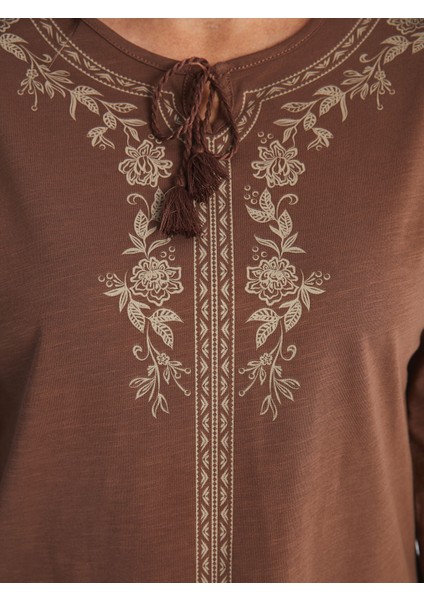 Yeni Sezon Bağlamalı Yaka Desenli Kadın Bluz fırsatları