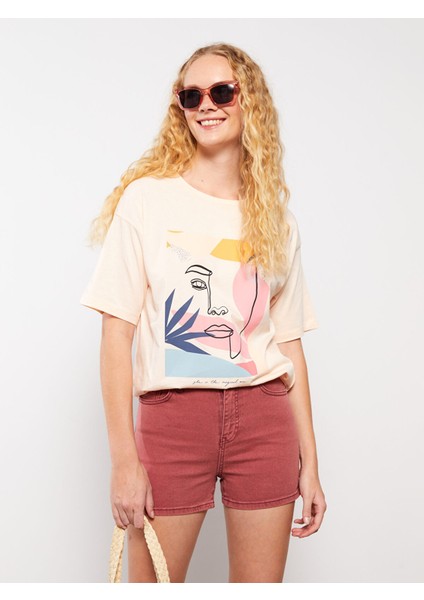 Yeni Sezon Yüksek Bel Mom Fit Düz Cep Detaylı Kadın Jean Şort fiyatları