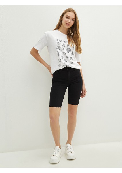 Yeni Sezon Kadın Cep Detaylı Düz Jean Şort