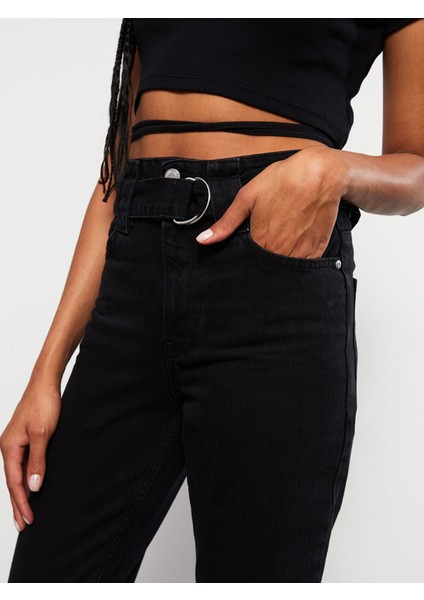 Yeni Sezon Yüksek Bel Mom Fit Düz Cep Detaylı Kadın Rodeo Jean Pantolon indirimleri