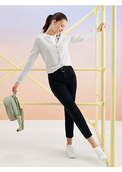 Yeni Sezon Yüksek Bel Mom Fit Düz Cep Detaylı Kadın Rodeo Jean Pantolon