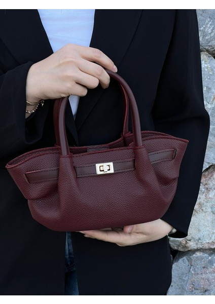 Büzgülü Kilit Detaylı Ayarlanabilir Askılı Siyah Kadın El Kol ve Omuz Çantası