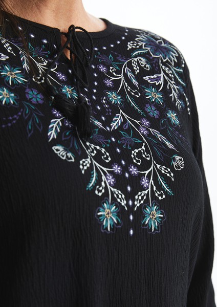 Yeni Sezon Bağlamalı Yaka Çiçekli Uzun Kollu Kadın Bluz modelleri