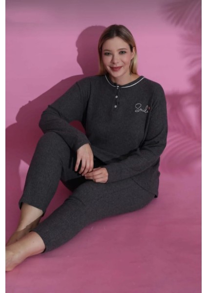 Kadın Kışlık Büyük Beden Yakası Düğmeli Uzun Kollu Interlok Pijama Takımı fırsatları