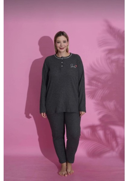 Kadın Kışlık Büyük Beden Yakası Düğmeli Uzun Kollu Interlok Pijama Takımı indirimleri