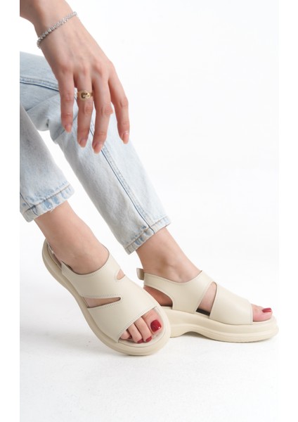 Yüksek Topuk Cilt Üstü Kapalı Yazlık Kadın Dolgu Topuk Krem Sandalet Ayakkabı fırsatları