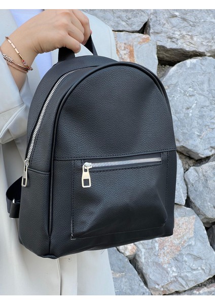 Siyah Kadın Sırt Çantası