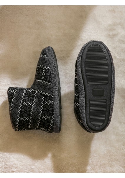 Yeni Sezon Nakış Detaylı Erkek Ev Botu fırsatları