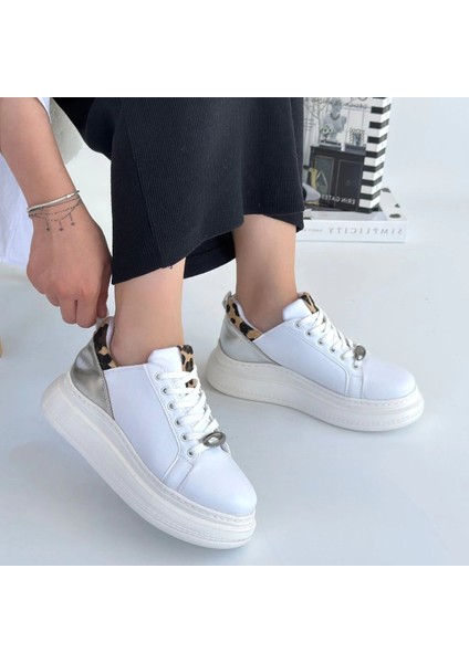 Lvsqvr Gasta Beyaz Cilt Gümüş Detaylı Bağcıklı Spor Ayakkabı (Numara: 40) fırsatları