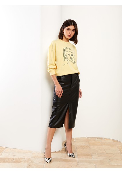 Yeni Sezon Dar Fit Düz Deri Görünümlü Kadın Etek modelleri