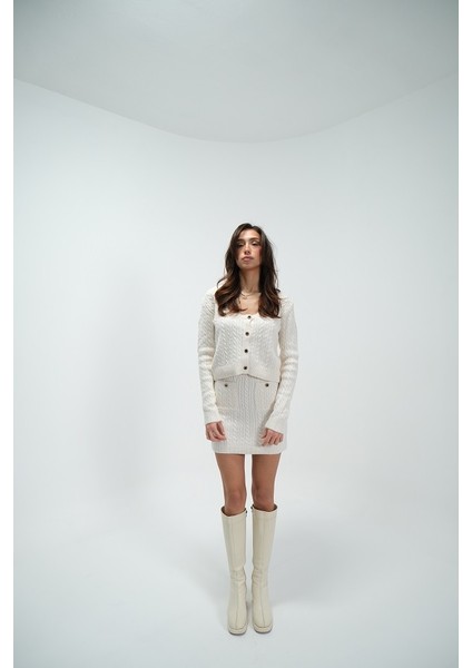 Krem Saç Örgülü Etekli Hırkalı Takım