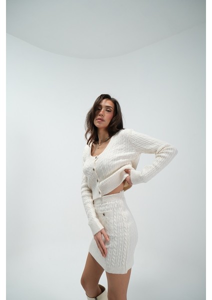 Krem Saç Örgülü Etekli Hırkalı Takım fırsatları