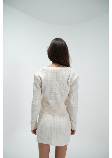 Krem Saç Örgülü Etekli Hırkalı Takım