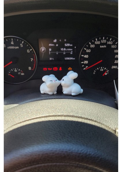 Tatlı Tavşan Çift Sert Plastik Araba Süsü, Çift Hediye, Minik Süs, Tavşan Çift fiyatları