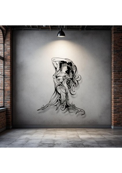 Doğa ile Bütünleşen Kadın Metal Duvar Dekoru – Estetik ve Zarafetin Buluşması