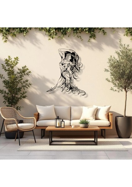 Doğa ile Bütünleşen Kadın Metal Duvar Dekoru – Estetik ve Zarafetin Buluşması