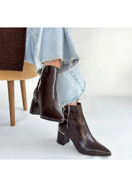 Lvsqvr Meça Kahverengi Cilt Topuklu Bot (Numara: 37) fırsatları