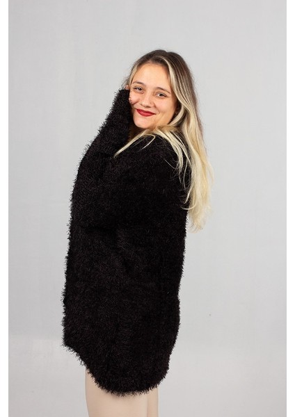 Sakallı Triko Oversize Hırka – Yumuşacık Doku, Rahat Oversize Kalıp, Şık Kış Stili fırsatları