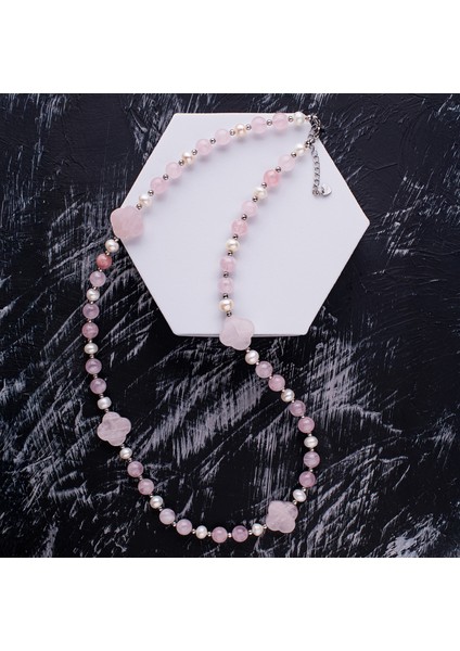 Pembe Kuvars ve İnci Doğal Taş Kadın Kolye – Aşk, Zarafet ve Huzur Takısı ‎