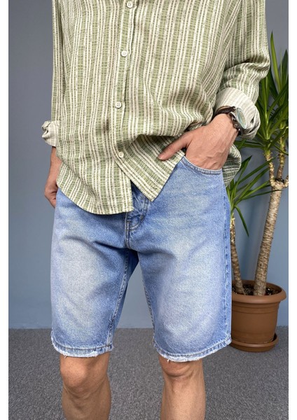 Yırtık Detaylı Kot Şort