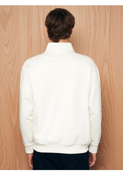 Yeni Sezon Dik Yaka Uzun Kollu Nakışlı Erkek Kalın Sweatshirt fırsatları