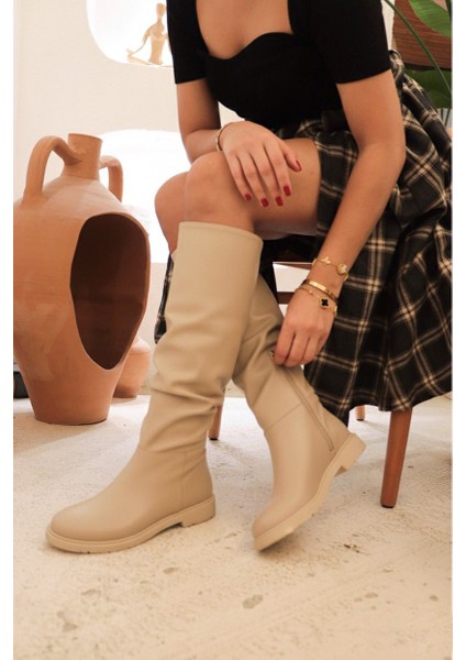 Nıvra Bej Cilt Dikişli Taban Fermuarlı Diz Altı Körüklü Günlük Kadın Bot