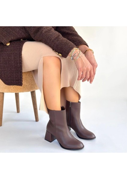 Nrtmsa Tendy Kahverengi Cilt Topuklu Bot (Numara: 39) fırsatları