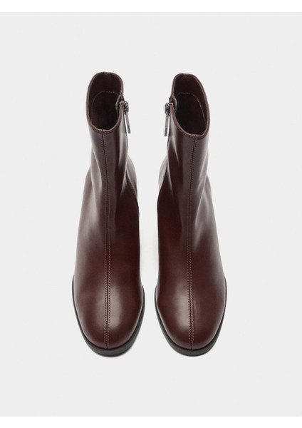 Blok Topuklu ve Üst Dikişli Bilekte Bot fiyatları