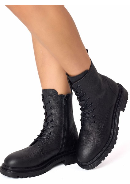 Siyah Hakiki Flotter Deri Fermuarlı Bağcıklı Kadın Bot