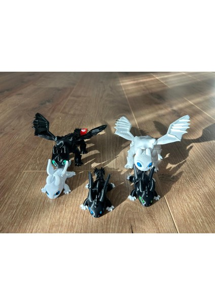 Ejderhanı Nasıl Eğitirsin - Dişsiz Toothless & Işığın Öfkesi + 3 Adet Yavru Aile Seti - 5 Adet Hareketli Ejderha indirimleri