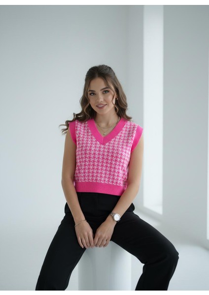 Kadın Kazayağı Desenli V Yaka Triko Süveter