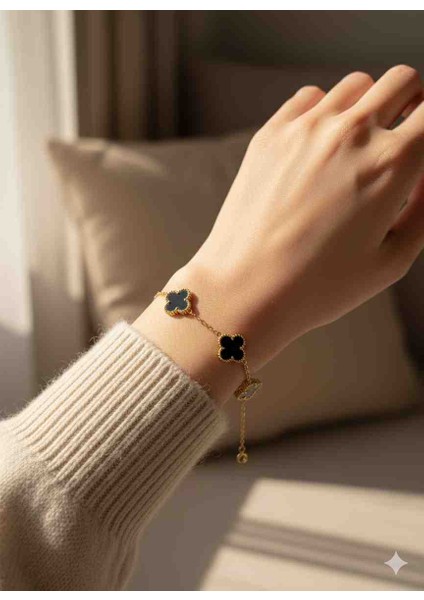 Şans ve Zarafet Dört Yapraklı Siyah Yoncalı Ince Zincir Bileklik fiyatları