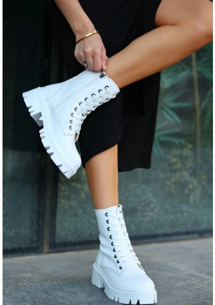 Flona Beyaz Cilt Bağcıklı Bot modelleri