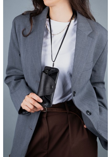 Hakiki Deri Gözlük Kılıfı – Askılı Şık ve Koruyucu Unisex Gözlük Kılıfı