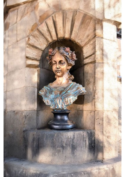 Dekoratif Ofelya Kadın Büst