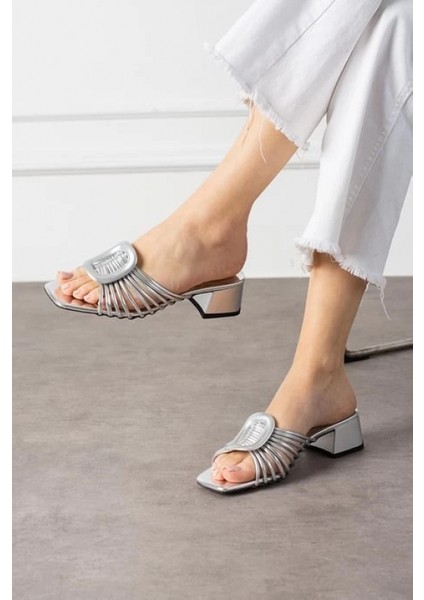 Nrtmsa Anca Gümüş Rugan Topuklu Terlik (Numara: 36) modelleri