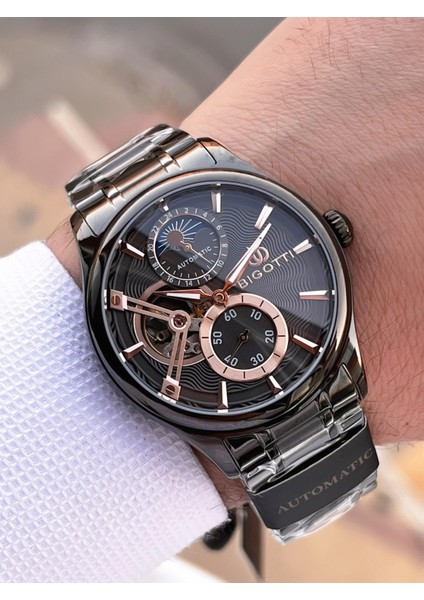 Otomatik ve Kurmalı Çelik Karatma ve Renk Atma Yapmaz 5 Atm Erkek Kol Saati EBG.10683.6 modelleri