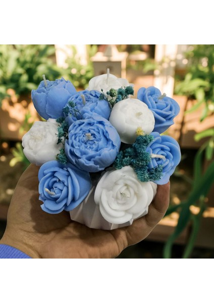 Büyük Boy Mavi–beyaz Gül Buket Mum | Kokulu Soya Wax | Kaliteli Taş Tozu Vazo fırsatları