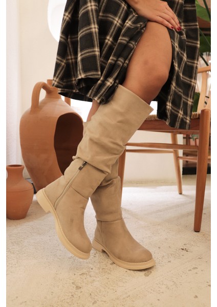 Nıvra Bej Süet Dikişli Taban Fermuarlı Diz Altı Körüklü Günlük Kadın Bot fırsatları