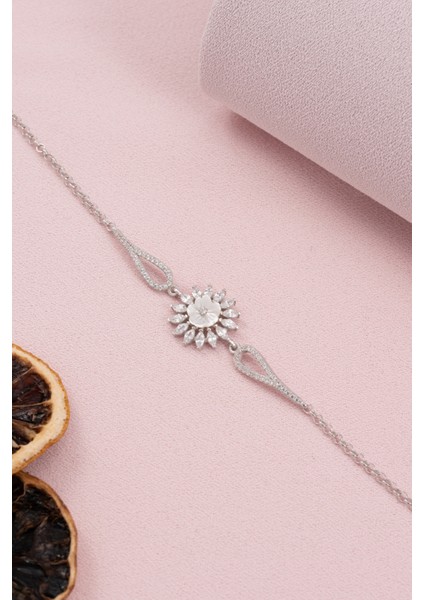 925 Ayar Gümüş Rodyumlu Zirkon Sedef Taşlı Bileklik