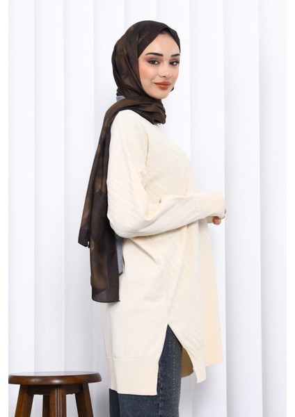 Krem Bisiklet Yaka Soğuk İplik Triko Tunik fırsatları