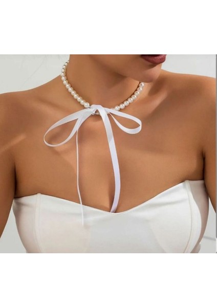 Beyaz Fiyonklu Inci Kolye