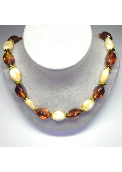 Gösterişli Kehribar Görünümlü Büyük Boncuk Kolye Çelik Klipsli Altın Rengi Statement Takı fiyatları