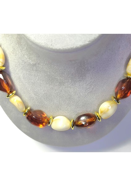 Gösterişli Kehribar Görünümlü Büyük Boncuk Kolye Çelik Klipsli Altın Rengi Statement Takı modelleri