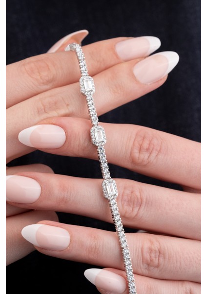 925 Ayar Gümüş Rodyumlu Zirkon Taşlı Su Yolu Minimalist Baget Bileklik modelleri