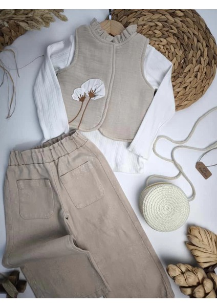 3 Parça Kız Çocuk Kombin Seti — Body, Nakışlı Yelek, Cepli Pantolon