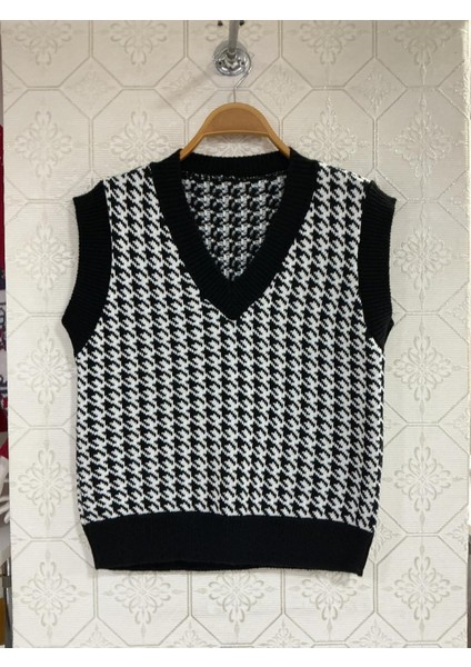 Kadın Kazayağı Desenli V Yaka Triko Süveter fiyatları