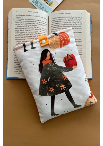 Kitap Kılıfı Bal Kabaklı Kız Desenli Kitap Sever Hediyesi